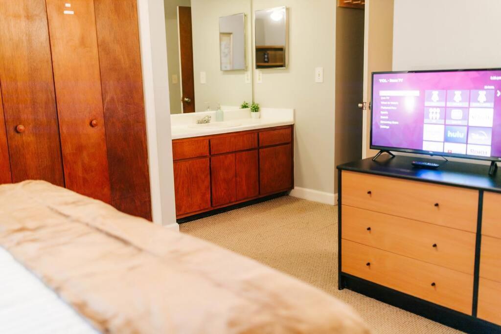 Cozy 3-Bed Athens Getaway, Right Near Uga! Apartment ภายนอก รูปภาพ