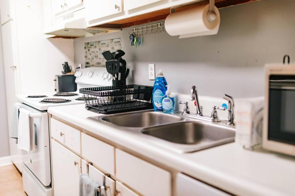 Cozy 3-Bed Athens Getaway, Right Near Uga! Apartment ภายนอก รูปภาพ