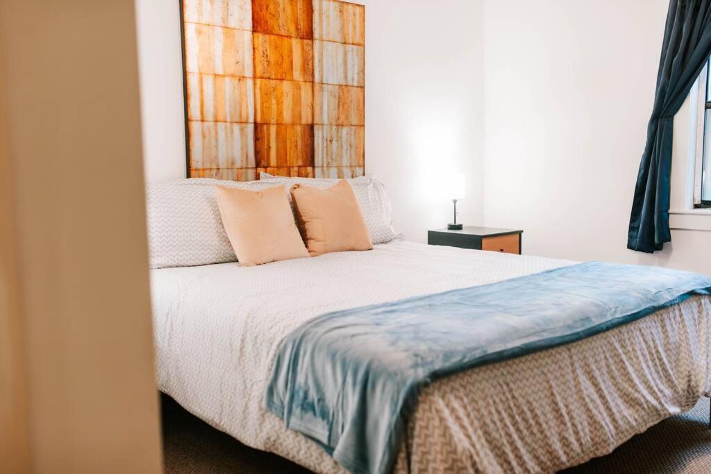 Cozy 3-Bed Athens Getaway, Right Near Uga! Apartment ภายนอก รูปภาพ