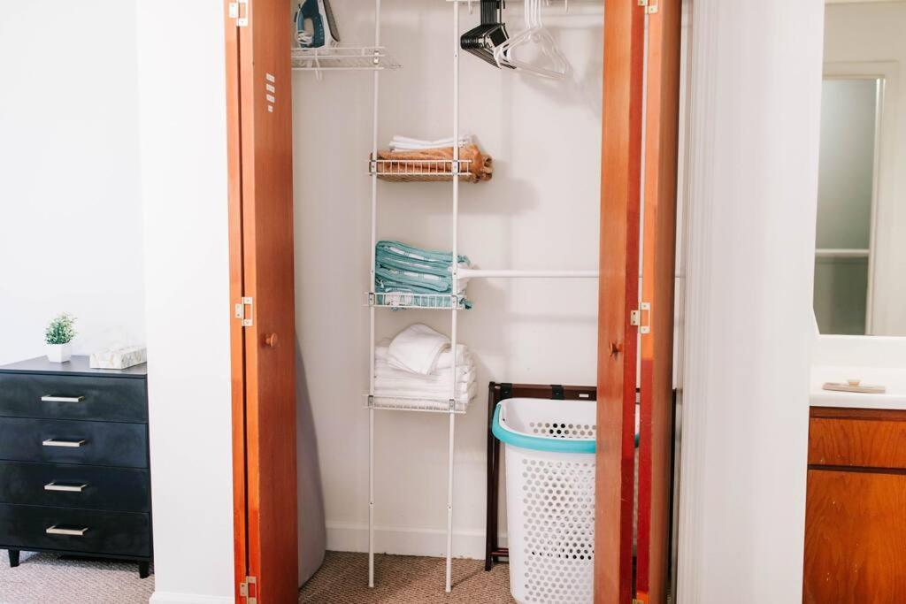 Cozy 3-Bed Athens Getaway, Right Near Uga! Apartment ภายนอก รูปภาพ
